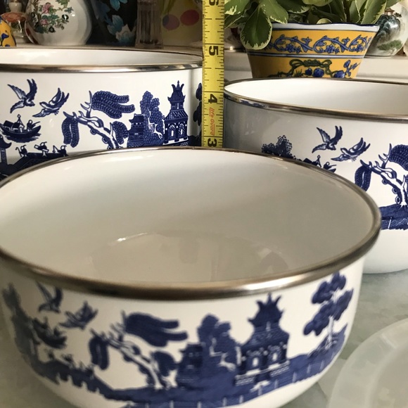 Blue Willow - 3 VTG Nested, Enamel on Metal Mixing Bowls with Lids - Picture 4 of 8